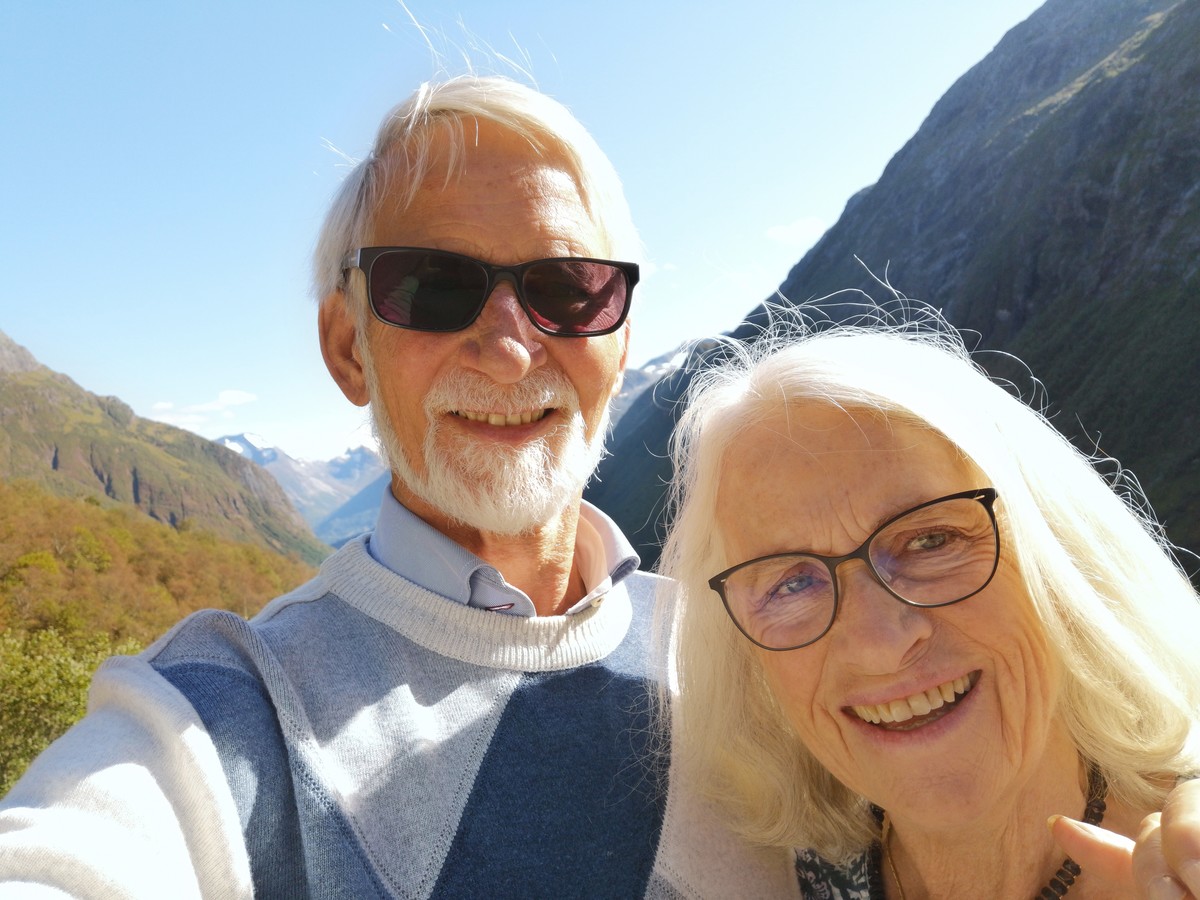 Bilde av Karin og Øystein Vilming på fjellet.